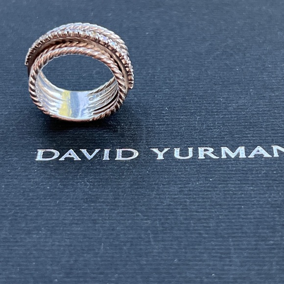 David Yurman Crossover Ring in Sterling Silver with Pavé Diamonds - Picture 4 of 7